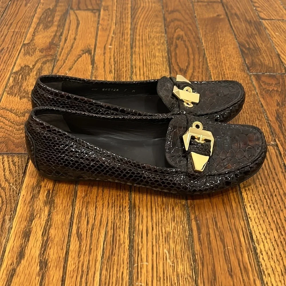 STUART WEITZMAN Crocodile Patent Leather Gold Mary Jane Buckle Loafers Size 7M